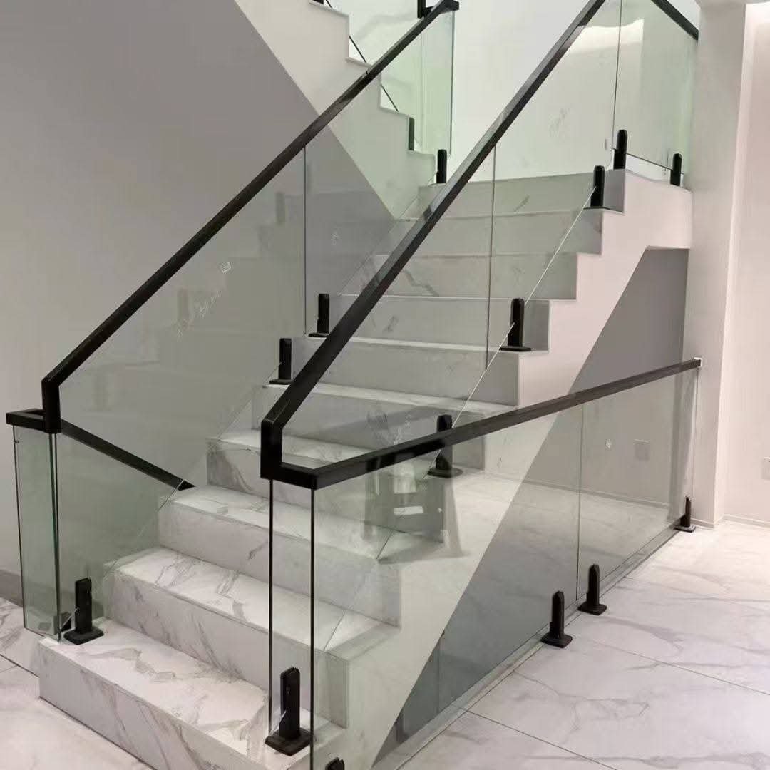 Modern Floating Staircase and Glass Railing